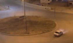 Elazığ’da drift atan sürücü kameralara yansıdı
