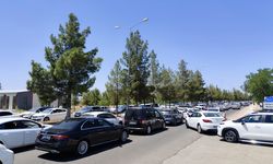YKS’nin ilk oturumunda Dicle Üniversitesi’nde trafik çilesi yine tekrarlandı