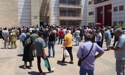 YKS devam ederken veliler heyecanlı