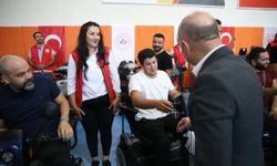 Adıyaman'da depremzedelere 41 akülü sandalye dağıtıldı