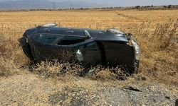 Gaziantep'te devrilen otomobildeki 4 kişi yaralandı