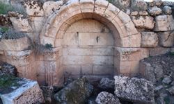 Şanlıurfa'da bulunan anıt mezar kalıntısı kayıt altına alındı
