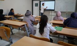 Şanlıurfa'da üniversite sınavına hazırlanan gençlere ücretsiz yaz kursu veriliyor