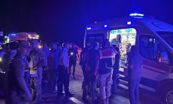 İki araç çarpıştı: 6 kişi yaralandı