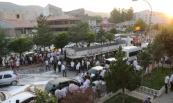 Bitlis'te freni boşalan tır 11 araca çarptı