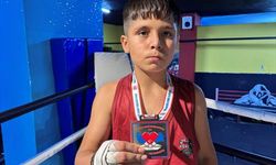 "Uslu dursun" diye boksa yönlendirilen Muhammed, altın madalyayla döndü