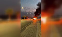 Adana’da seyir halindeki otomobilde yangın