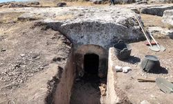 Adıyaman'da 1800 yıllık oda mezarı bulundu