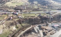 Bitlis-Tatvan çevre yolunda çalışmalar devam ediyor