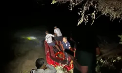 Diyarbakır'da balık tutarken mahsur kalan 2 kişi kurtarıldı