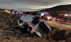 Elazığ yolcu otobüsü şarampole devrildi: 2 ölü, 21 yaralı