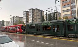 Gaziantep'te tramvay seyir halindeyken yıldırım isabet etti