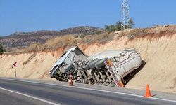 Kilis'te kamyon, mikser ve tır çarpıştı
