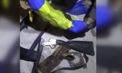 Van'da ruhsatsız silahlar ele geçirildi