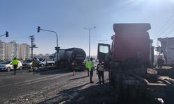 Diyarbakır'da Sanayi Sitesi Kavşağı'nda zincirleme kaza