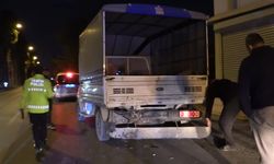 Adana’da otomobil kamyonete ve duvara çarptı: 1 çocuk öldü