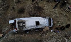 Adıyaman’da minibüs şarampole devrildi: 4 yaralı