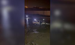 Ağrı'da pikap nehre devrildi: 5'i göçmen 7 yaralı