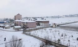 Ağrı’da sağanak yerini kara bıraktı