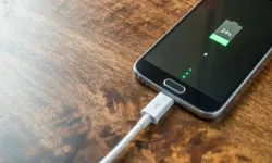 Cep telefonu bataryası büyük bir gürültüyle patladı