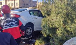Diyarbakır'da trafik kazası: 2 kişi hafif yaralandı