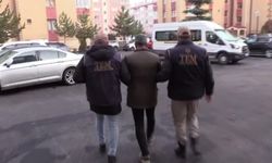 Erzurum'da FETÖ'nün yasaklı yayınlarını çoğaltarak dağıtan 2 kişi tutuklandı