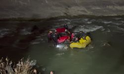 Hakkari’de araç uçurumdan Zap Suyu’na düştü: Sürücü ağır yaralandı