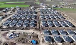 Hatay'da kırsal deprem konutlarının yapımı sürüyor