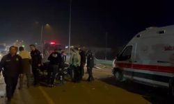 Hatay’da tırla çarpışan otomobil ikiye ayrıldı