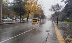 Diyarbakır’da sağanak yağmur etkili oluyor