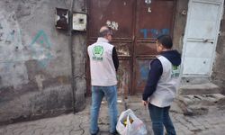 Kahramanmaraş Umut Kervanı kandil dolaysıyla gıda dağıtımı gerçekleştirdi