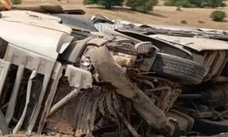 Mardin’de fuel-oil yüklü tanker devrildi