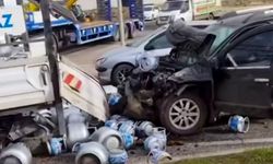 Diyarbakır'da tüp yüklü kamyonete çarpan araç faciadan döndü