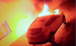 Siirt’te bir araç kundaklanarak ateşe verildi