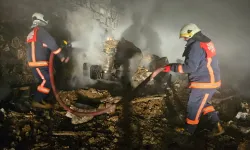 Adıyaman’da metruk ev alevlere teslim oldu