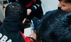 Diyarbakır'da bir gencin parmağı zımbaya sıkıştı