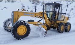 Şırnak'ta karda mahsur kalanlar ekipler tarafından kurtarıldı