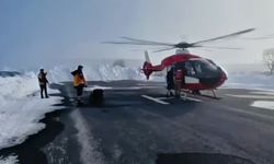 Bitlis'te kapanan köy yolunda ambulans helikopter seferber oldu