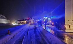 Diyarbakır yolcu otobüsü TIR'a çarptı: Yaralılar var