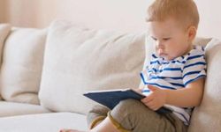 Erken yaşta ekran maruziyeti dil gelişimini olumsuz etkiliyor