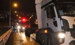 Hatay'da TIR ile minibüs çarpıştı: 18 yaralı