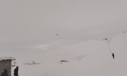 Şırnak'ta hasta almaya giden helikoptere bez sallayarak yol gösterdiler