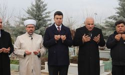 6 Şubat depreminde vefat edenler mezarı başında yad edildi