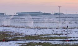 Pes dedirten durum: Kar altındaki tarlayı kaçak elektrikle suladılar