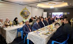 Adıyaman'da ilçe protokolü öğrencilerle iftarda bir araya geldi