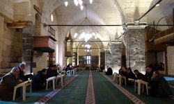 Gaziantep'te mukabele geleneği camilerde sürdürülüyor