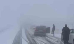 Kar yağışı Diyarbakır-Viranşehir kara yolundaki trafiği olumsuz etkiledi