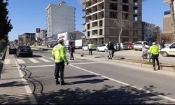 Otomobilin çarptığı çocuk yaralandı