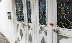 Şanlıurfa'da istinat duvarı yıkılan binanın yanındaki apartman da boşaltıldı