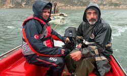 Baraj gölünde mahsur kalan 2 kişiyi AFAD kurtardı
